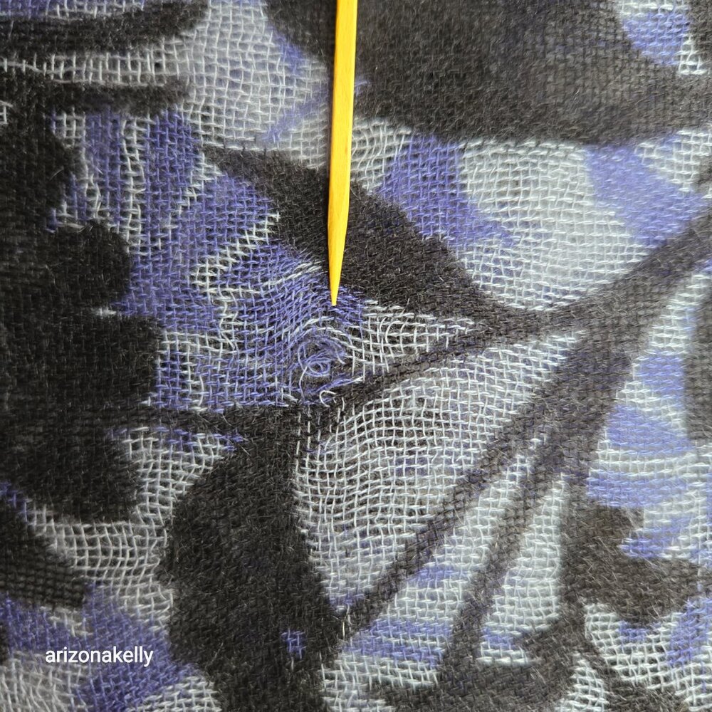 Cashmere Lightweight Scarf Floral Design - Picture 4 of 10